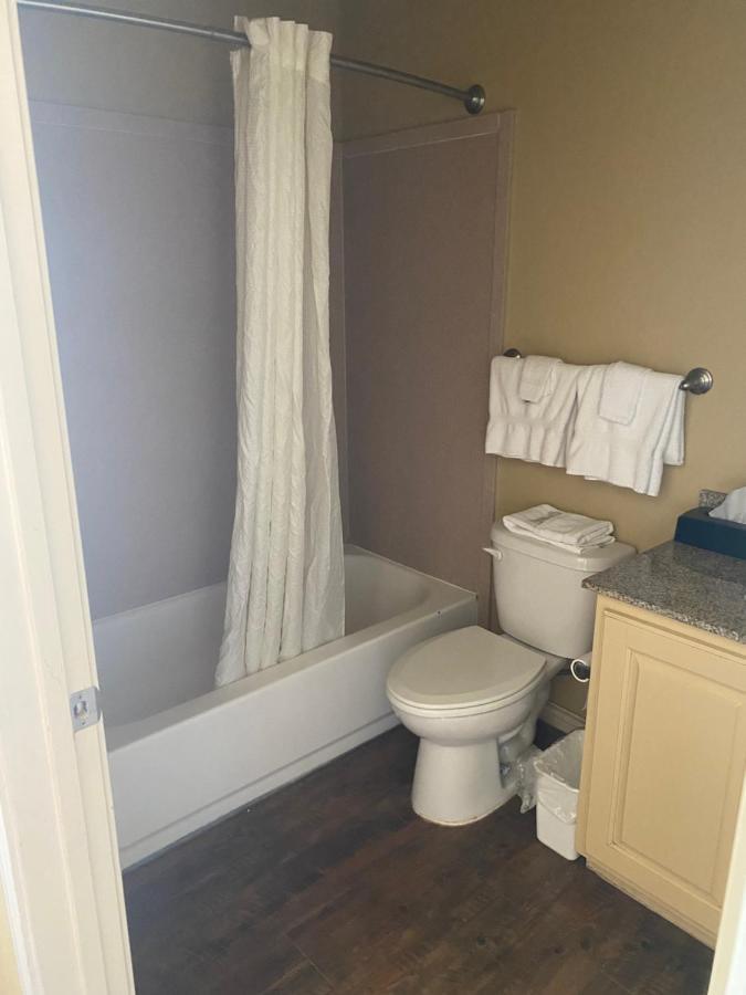 Southern Inns And Suites Now Offering Rv Spaces For Rent Yorktown المظهر الخارجي الصورة