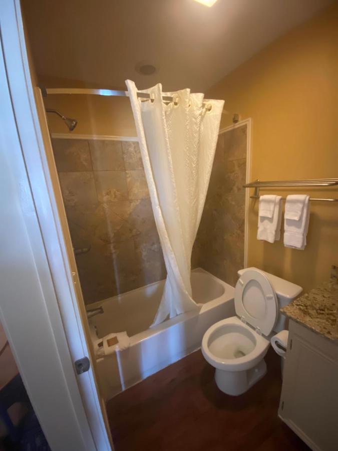 Southern Inns And Suites Now Offering Rv Spaces For Rent Yorktown المظهر الخارجي الصورة